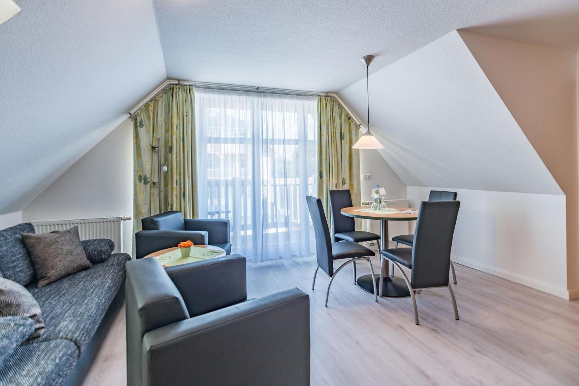 Am Weststrand Apartmenthaus Waldeck Kuehlungsborn Exterior photo